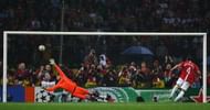 MOSCOW - MAY 21:  Owen Hargreaves of Manchester United beats Petr Cech of Chelsea as he scores a penalty in the shoot out during the UEFA Champions League Final match between Manchester United and Chelsea at the Luzhniki Stadium on May 21, 2008 in Moscow, Russia.  (Photo by Alex Livesey/Getty Images)